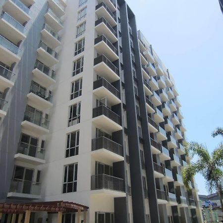 Palm Tree - Genlex Condominium Manila Exterior photo