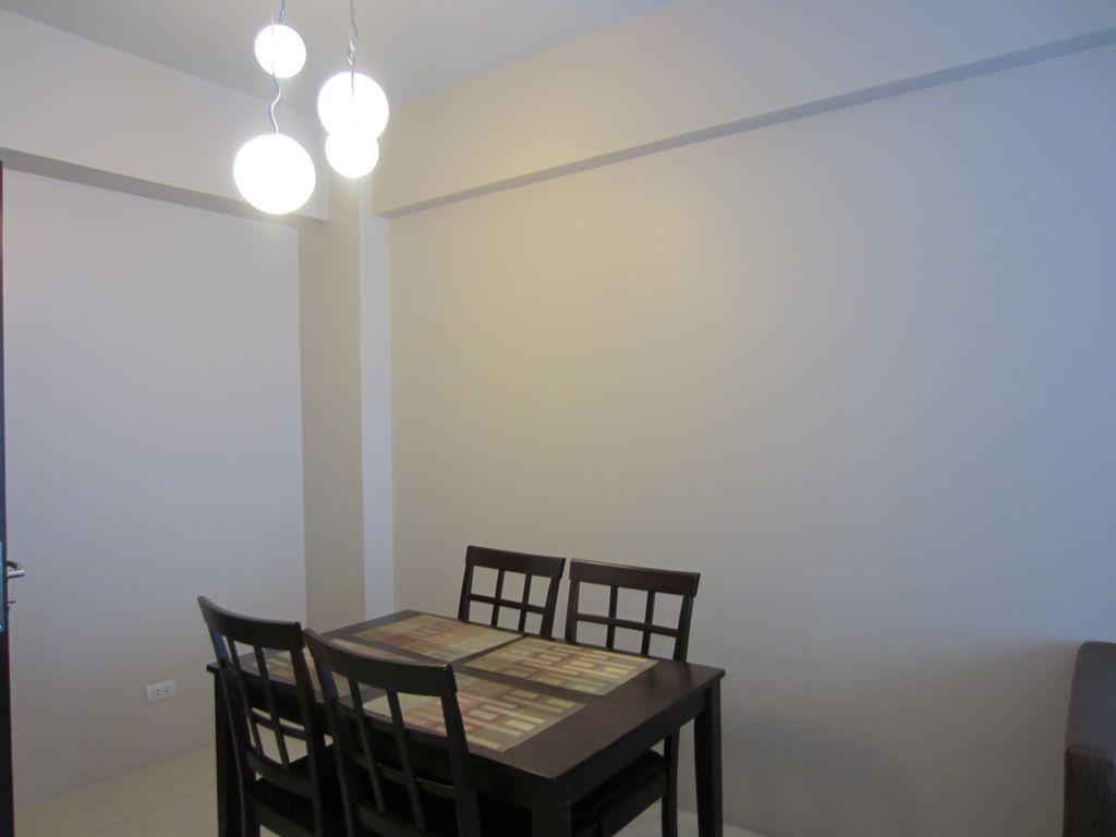 Palm Tree - Genlex Condominium Manila Exterior photo